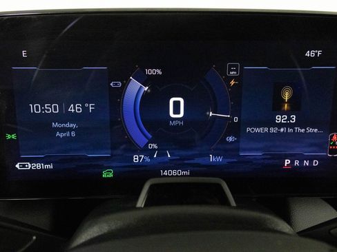 Certified 2024 Chevrolet Equinox EV RS FWD image 29