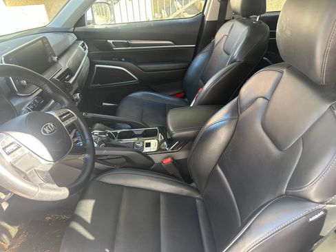 Used 2020 Kia Telluride S w/ S 8 Passenger Seating Package AWD/4WD image 4