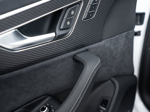 New 2026 Audi SQ7 Prestige image 14