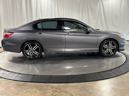 Used 2016 Honda Accord Touring image 6