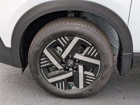 New 2026 Nissan Kicks SV w/ SV Premium Package FWD image 10
