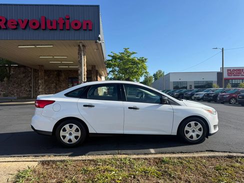 Used 2015 Ford Focus S FWD image 8