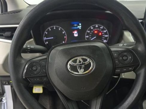 Used 2025 Toyota Corolla LE image 5