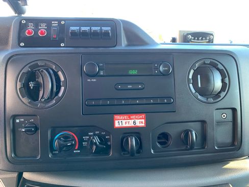 Used 2017 Ford E-350 and Econoline 350 Super Duty image 16