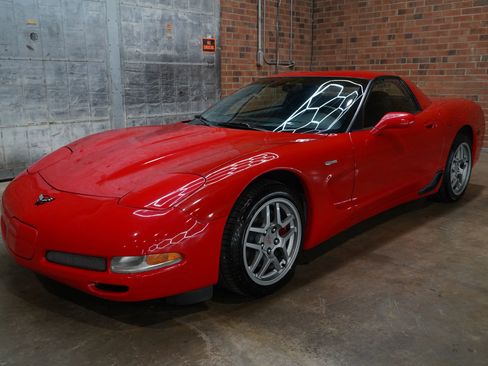 Used 2002 Chevrolet Corvette Z06 w/ Memory Pkg RWD image 7