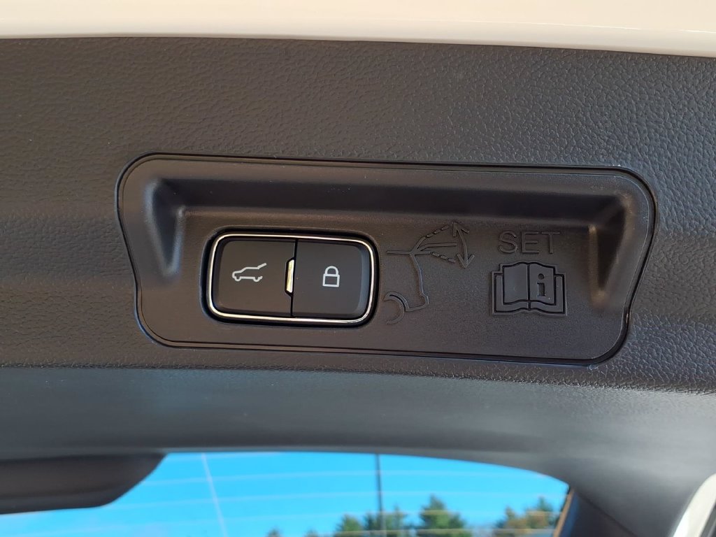 New 2027 Ford Explorer ST-Line w/ Premium Package AWD/4WD image 15