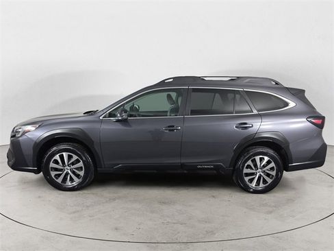 Certified 2025 Subaru Outback Premium image 2