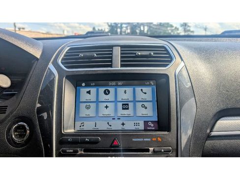 Used 2017 Ford Explorer Sport w/ Equipment Group 401A image 28