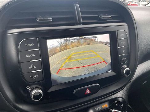 Used 2021 Kia Soul LX image 16