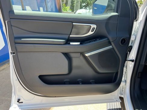 New 2026 Ford Expedition Max Platinum w/ Stealth Performance Package AWD/4WD image 16