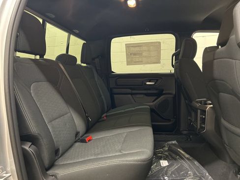 New 2026 RAM 1500 Express AWD/4WD image 19
