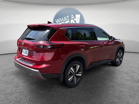 Used 2024 Nissan Rogue SL w/ SL Premium Package FWD image 3