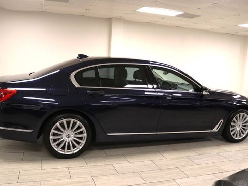 Used 2016 BMW 740i RWD image 11