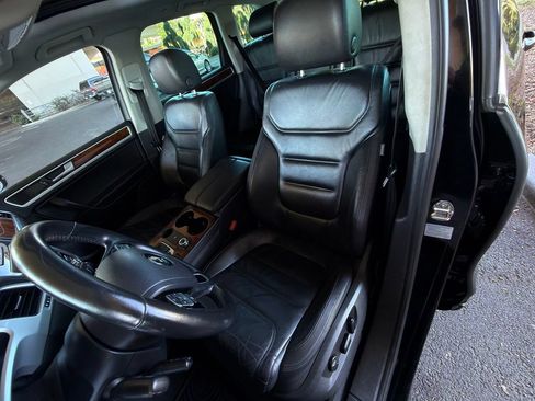 Used 2014 Volkswagen Touareg VR6 AWD/4WD image 18