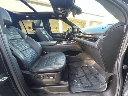 Used 2021 Cadillac Escalade ESV Sport Platinum RWD image 26