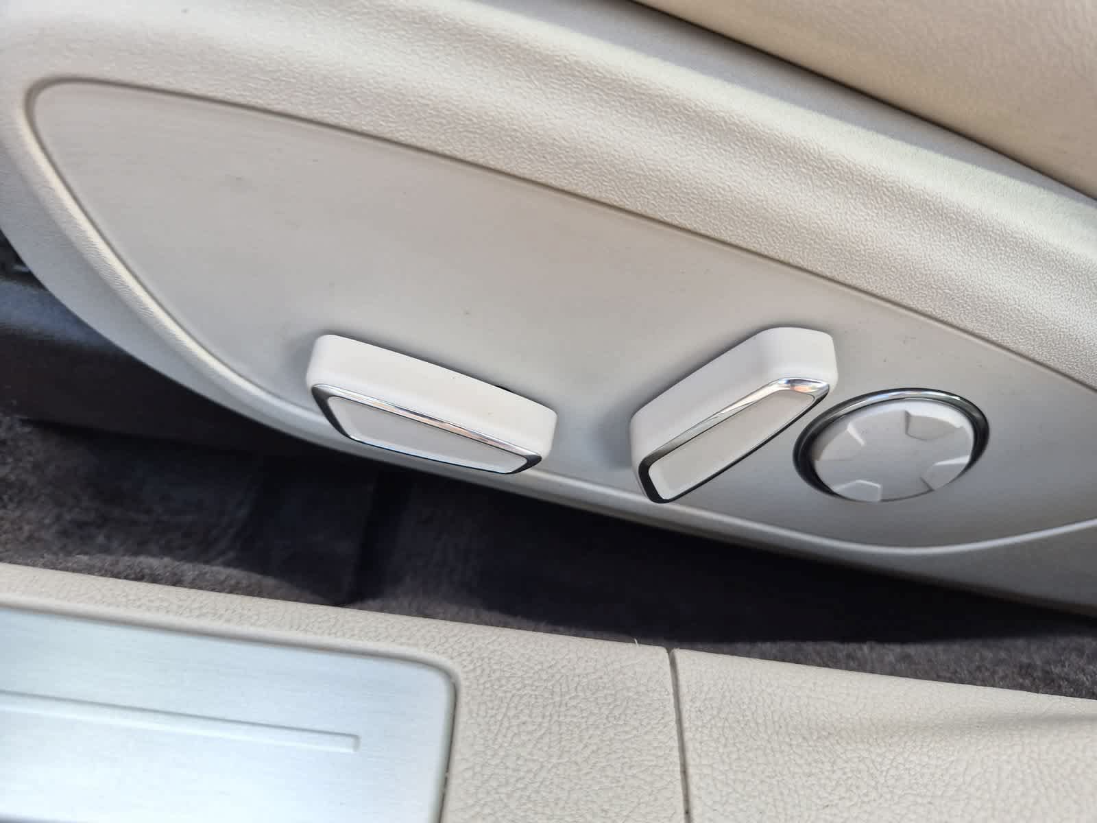 Used 2017 Lincoln MKZ Select FWD image 17