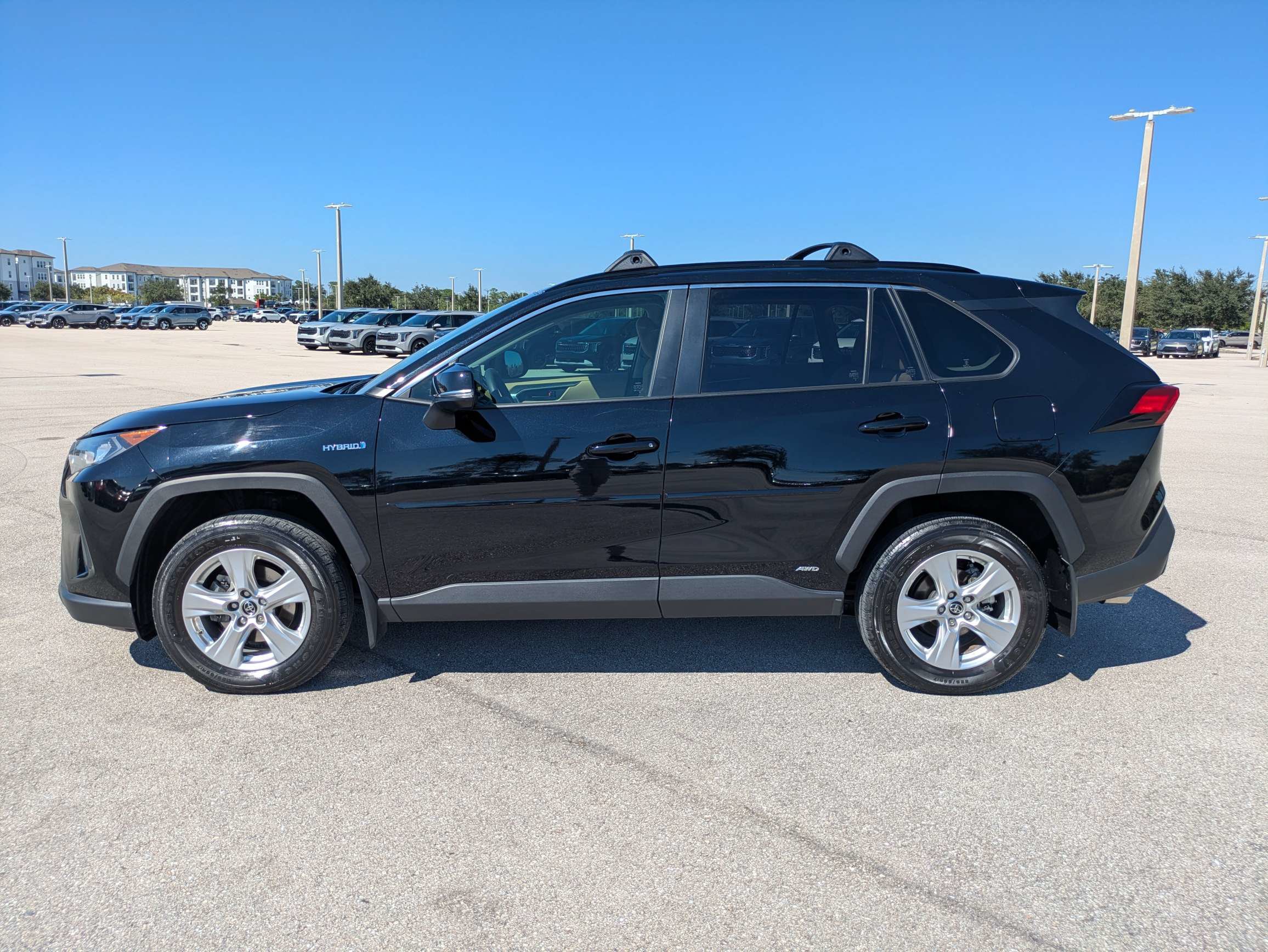 Used 2019 Toyota RAV4 LE w/ Protection Package AWD/4WD image 7