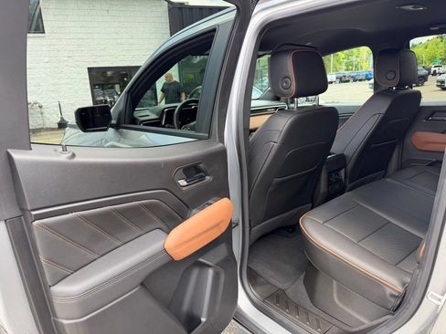 Certified 2023 GMC Canyon AT4 w/ AT4 Premium Package AWD/4WD image 12