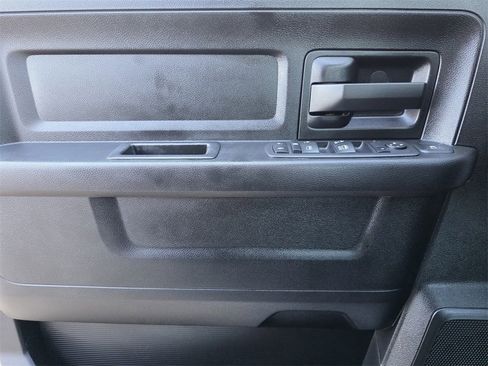 Used 2024 RAM 2500 Tradesman w/ Chrome Appearance Group image 18