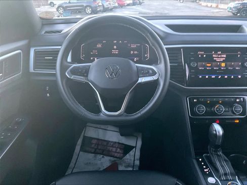 Certified 2022 Volkswagen Atlas Cross Sport SE image 18