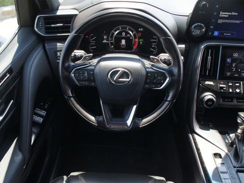 Used 2024 Lexus LX 600 4WD w/ Luxury Package image 5