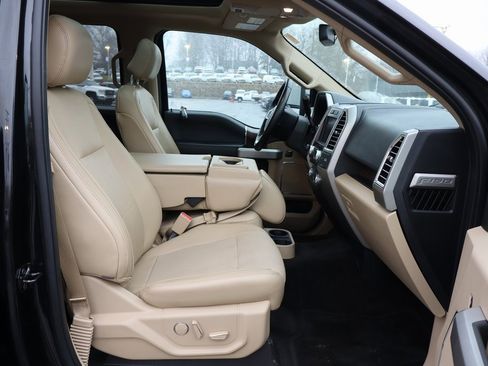 Used 2015 Ford F150 Lariat image 23