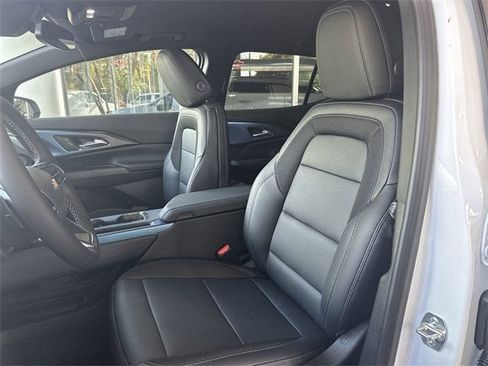 New 2026 Chevrolet Equinox EV LT image 30