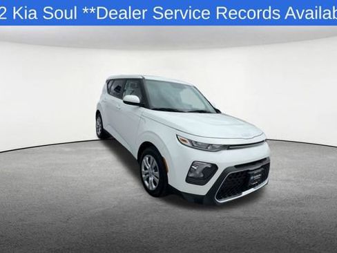 Used 2022 Kia Soul FWD image 2