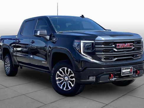 Used 2023 GMC Sierra 1500 AT4 w/ AT4 Premium Package AWD/4WD image 3