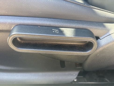 Used 2023 MINI Cooper 2-Door Hardtop FWD image 9