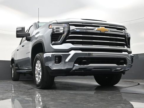 Used 2024 Chevrolet Silverado 2500 LTZ w/ LTZ Convenience Package AWD/4WD image 26