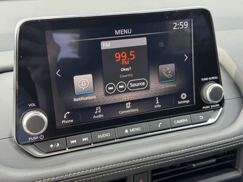 Certified 2025 Nissan Rogue S image 9