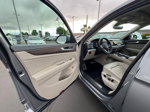 Used 2024 Volkswagen Atlas SEL Premium R-Line image 14