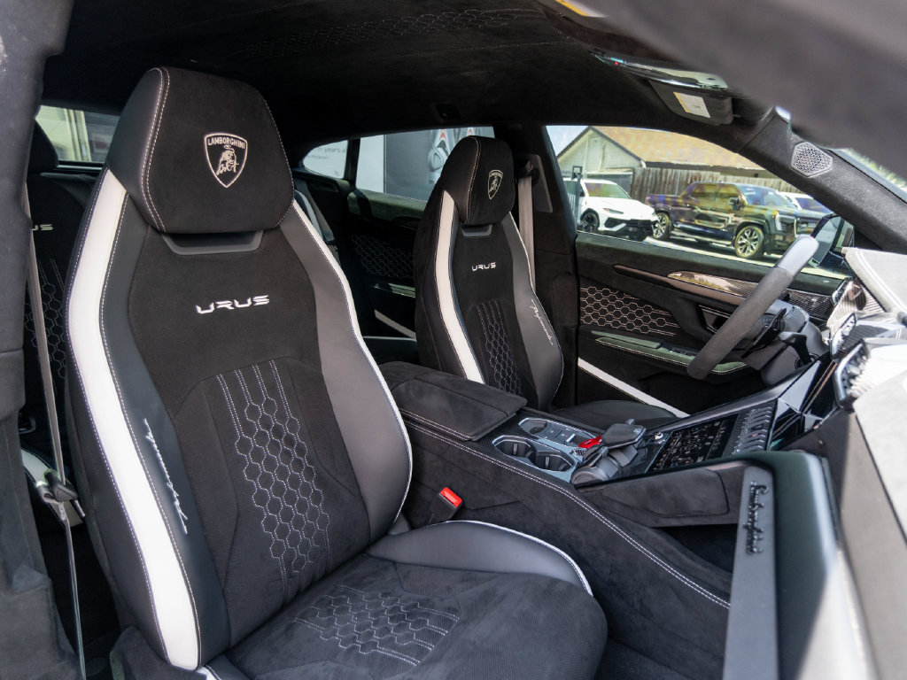 Used 2024 Lamborghini Urus Performante AWD/4WD image 8