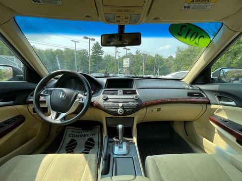 Used 2012 Honda Crosstour EX image 12