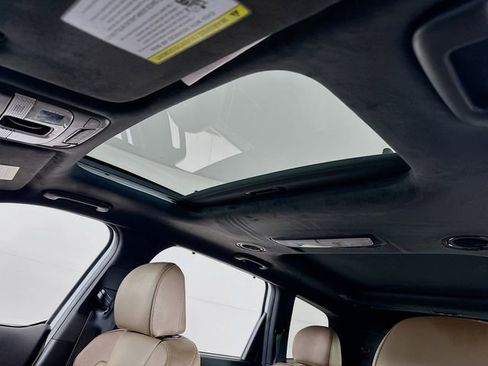 Used 2022 Kia Telluride SX w/ SX Prestige Package image 5