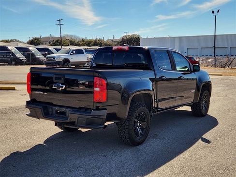 Used 2019 Chevrolet Colorado Z71 w/ Z71 Midnight Edition image 4
