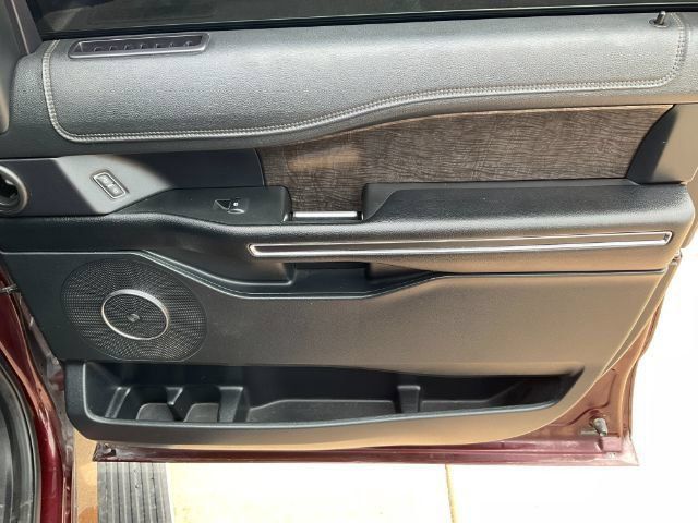 Used 2021 Ford Expedition Limited AWD/4WD image 21