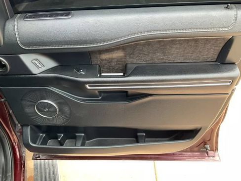 Used 2021 Ford Expedition Limited AWD/4WD image 21