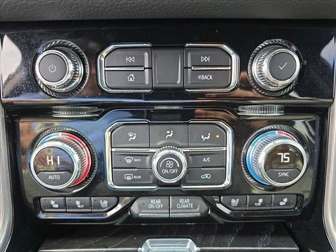 Used 2022 GMC Yukon Denali w/ Denali Ultimate Package image 22