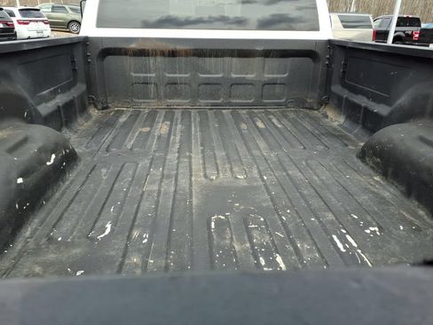 Used 2022 RAM 2500 Tradesman w/ Chrome Appearance Group AWD/4WD image 25