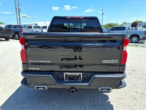 Used 2025 Chevrolet Silverado 1500 High Country w/ High Country Premium Package AWD/4WD image 6