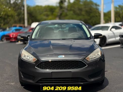 Used 2017 Ford Focus SE FWD image 11