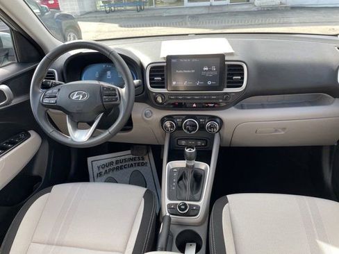 Used 2026 Hyundai Venue SEL image 7