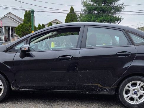 Used 2015 Ford Fiesta SE FWD image 4