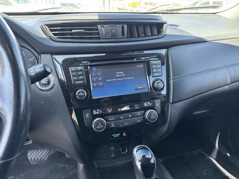 Used 2017 Nissan Rogue SL w/ SL Premium Package image 26