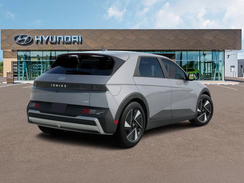 New 2026 Hyundai Ioniq 5 SE image 4