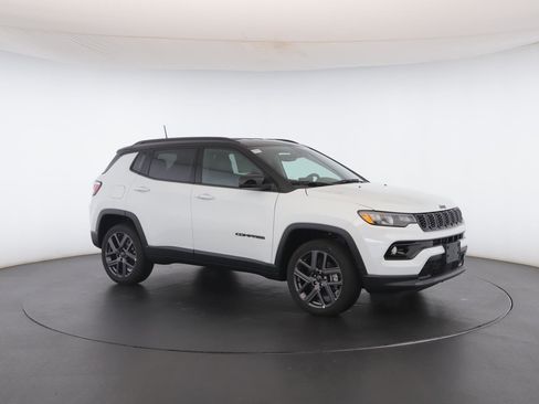 New 2026 Jeep Compass Limited image 33