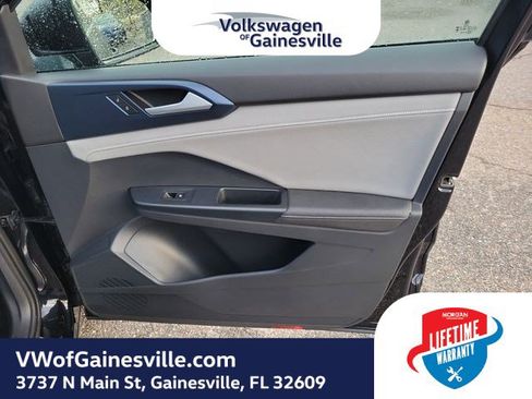 Used 2024 Volkswagen Taos SE FWD image 35
