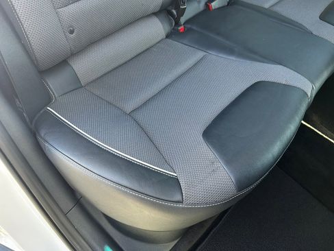 Used 2022 Kia Niro EX FWD image 45